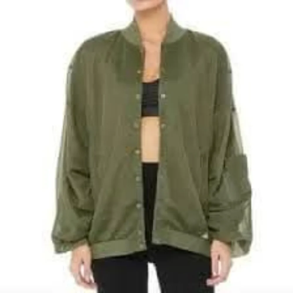 alo Yoga Bomber Field Jacket in Olive Drab Green sz Small oversized